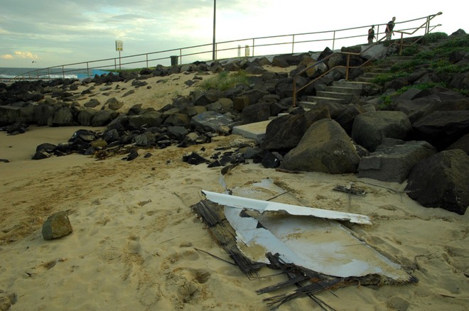 Carbon fibre from Shockwave 5, washed up at Towradgi Point. In 1881, the ship Queen of Nations ran aground at this location and the timbers remain buried in the sand close by. © Peter Andrews http://www.outimage.net